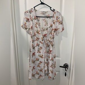 White forever 21 wrap mini dress